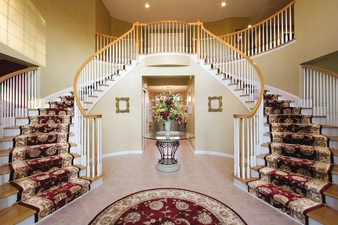 Dùng thảm trải sàn để chống trơn trượt và tạo vẻ đẹp thẩm mỹ cho cầu thang