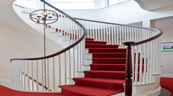 Trang bị thảm trải sàn cho cầu thang, tại sao không?